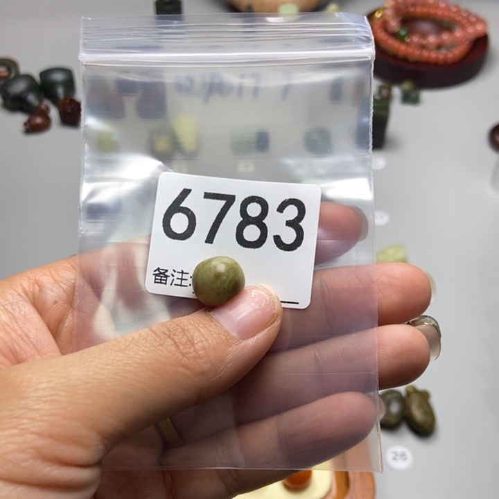 金***莱蛇纹石玉未镶嵌项链