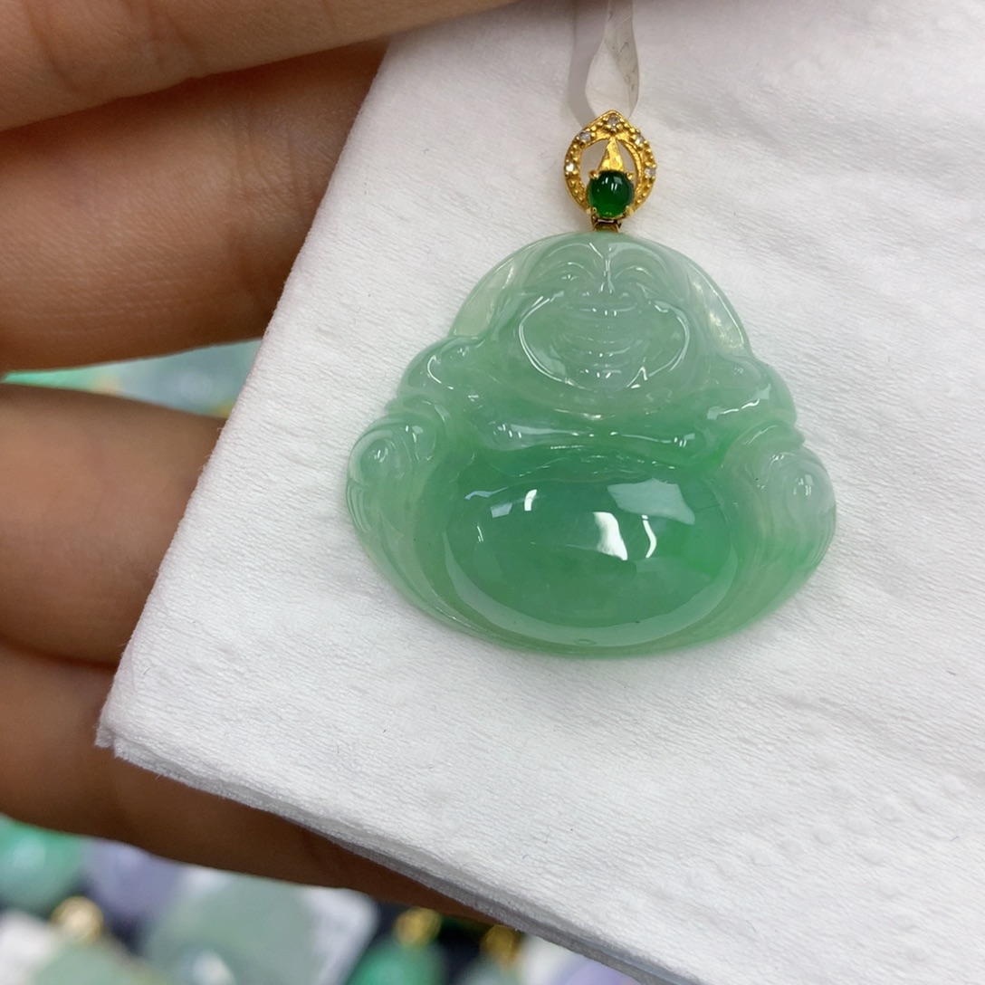 翡翠18K金镶嵌颈饰