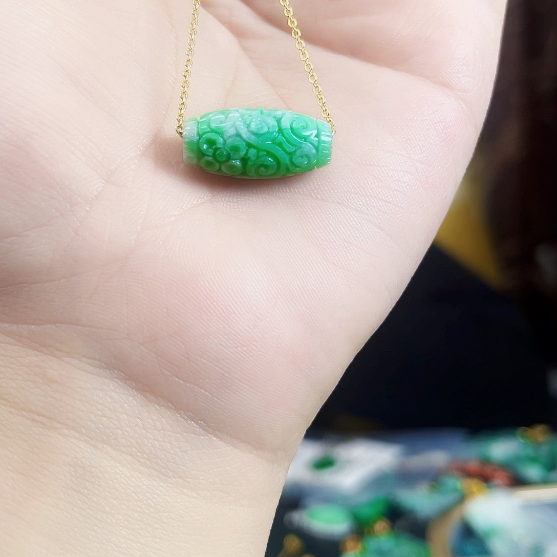 翡翠未镶嵌颈饰多样性发货