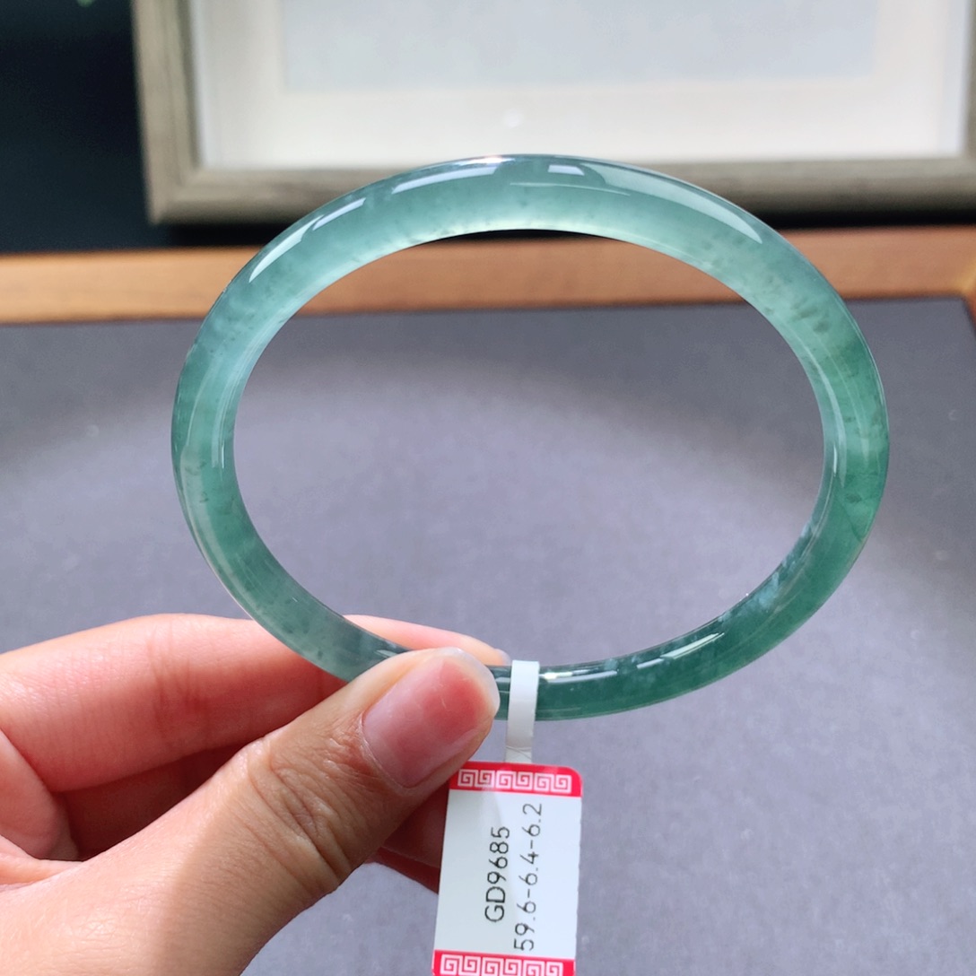 翡翠手镯未镶嵌天然翡翠手镯叮当镯