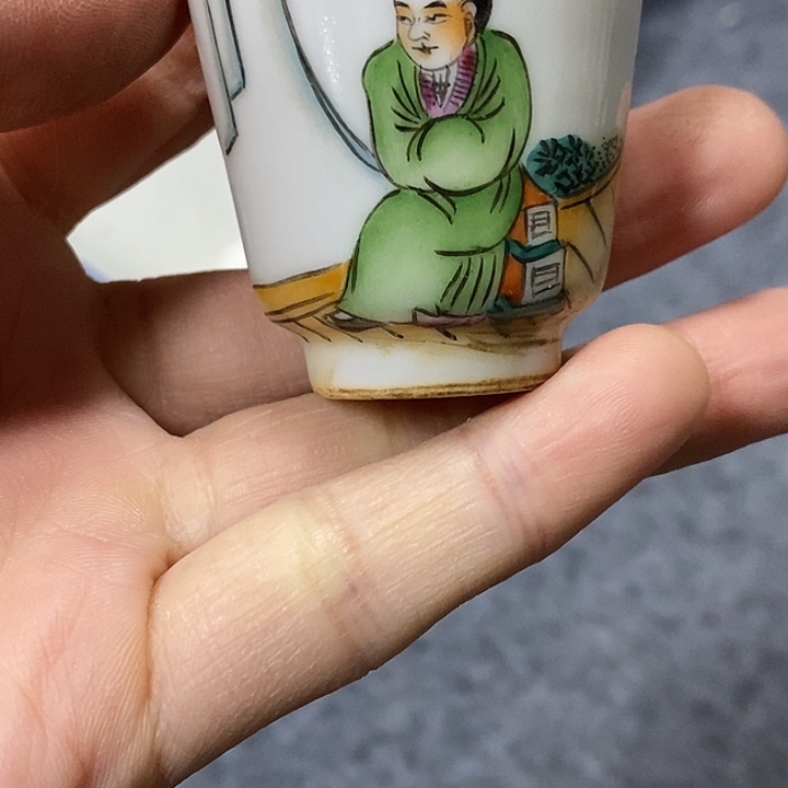 花***石粉彩杯子，粉彩杯子