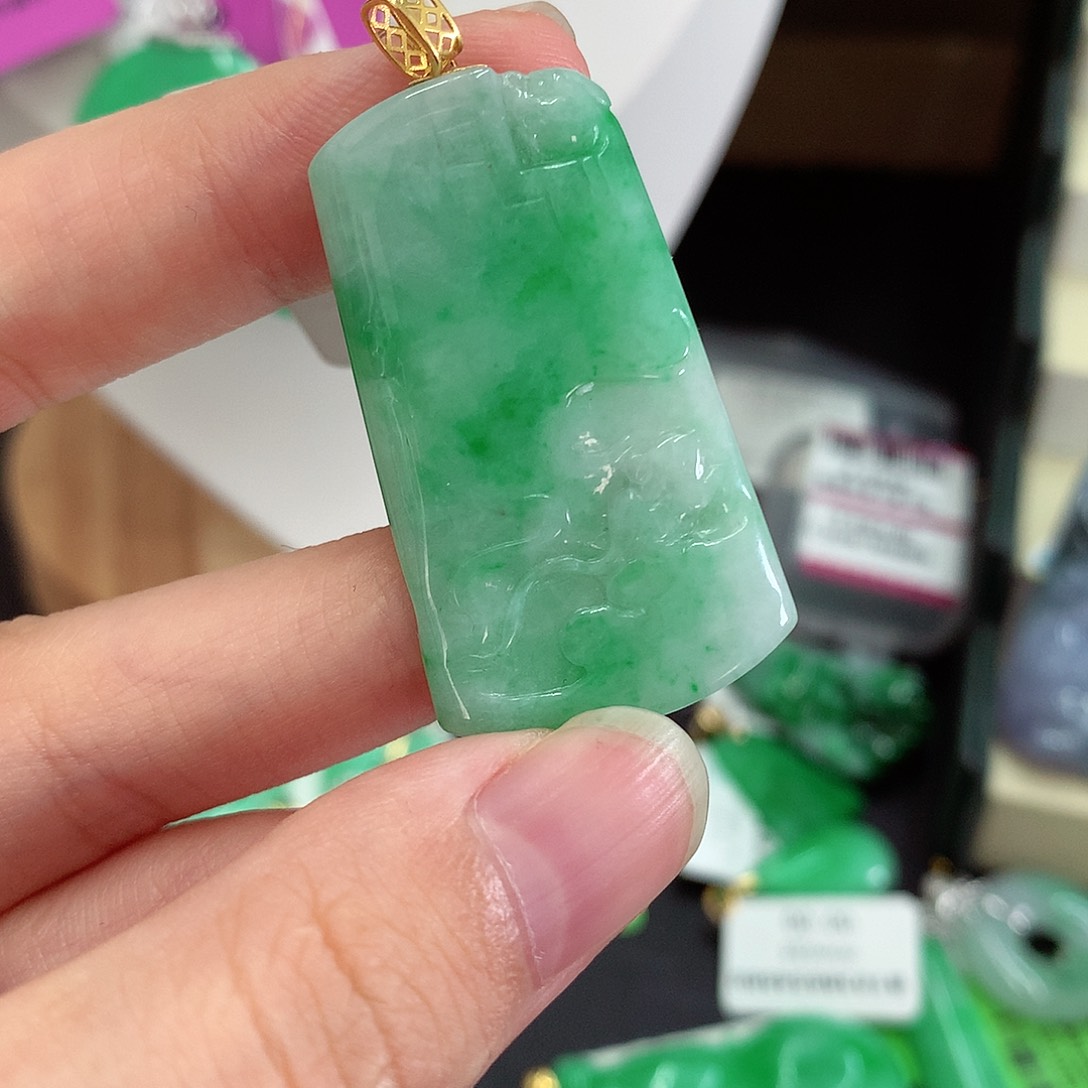 翡翠18K金镶嵌吊坠(不含链)