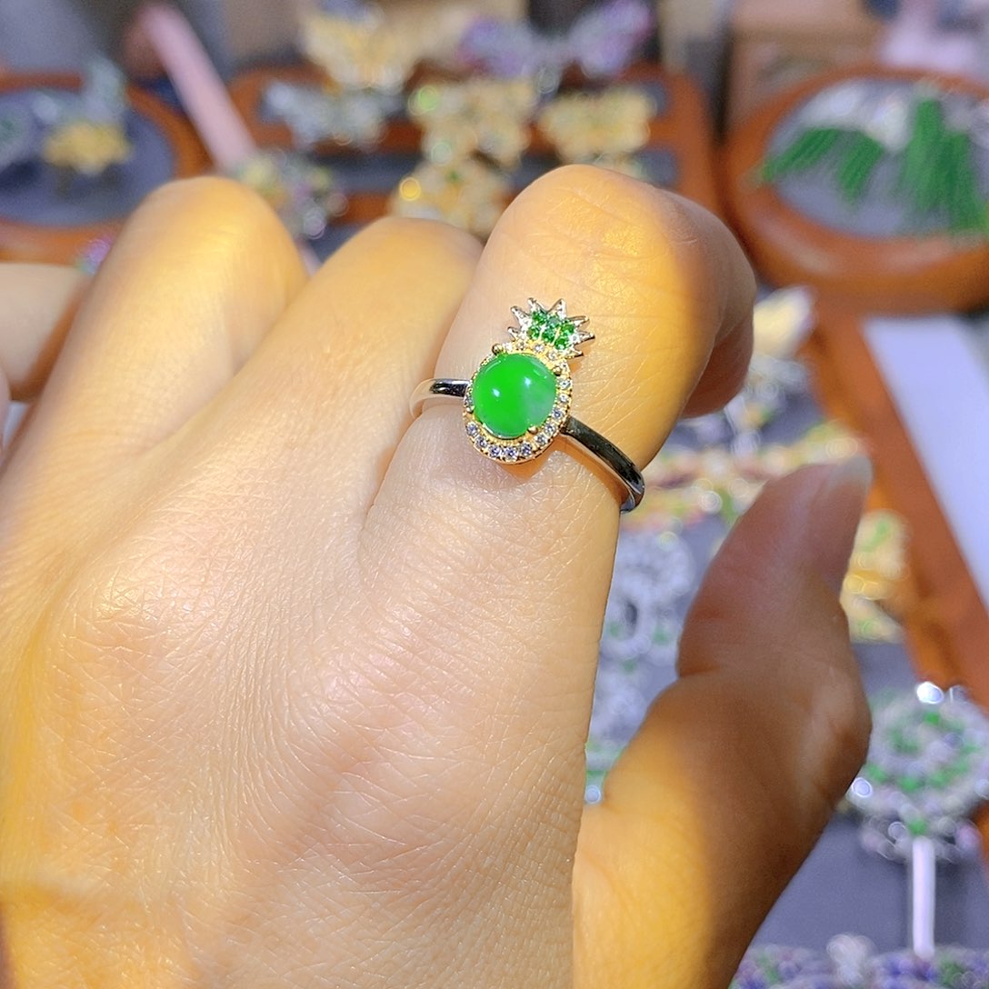 颈饰银S925镶嵌翡翠