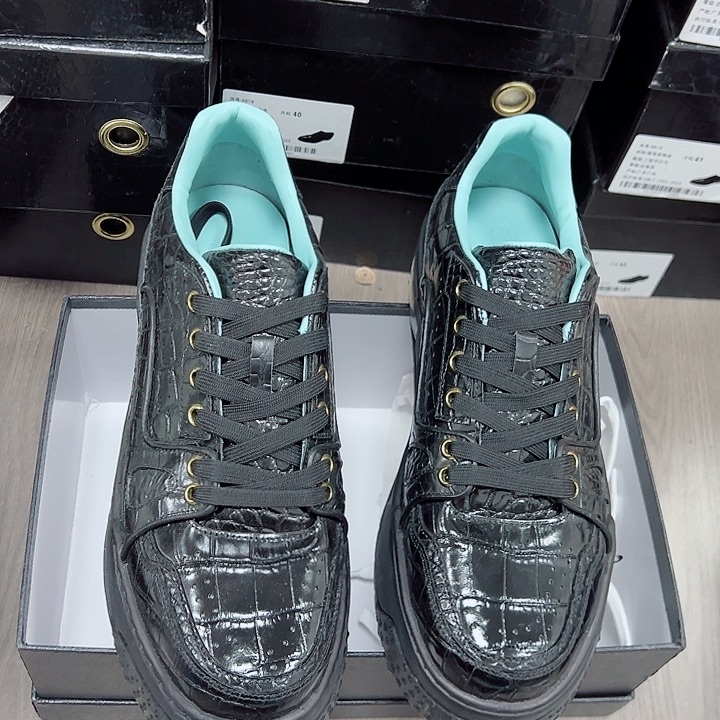 鳄鱼皮（革）猴**哥黑色板气垫42