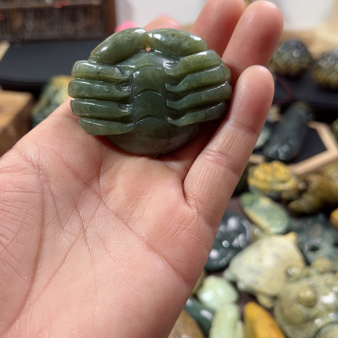 岫岩老玉（透闪石质玉）颈饰未镶嵌清**来