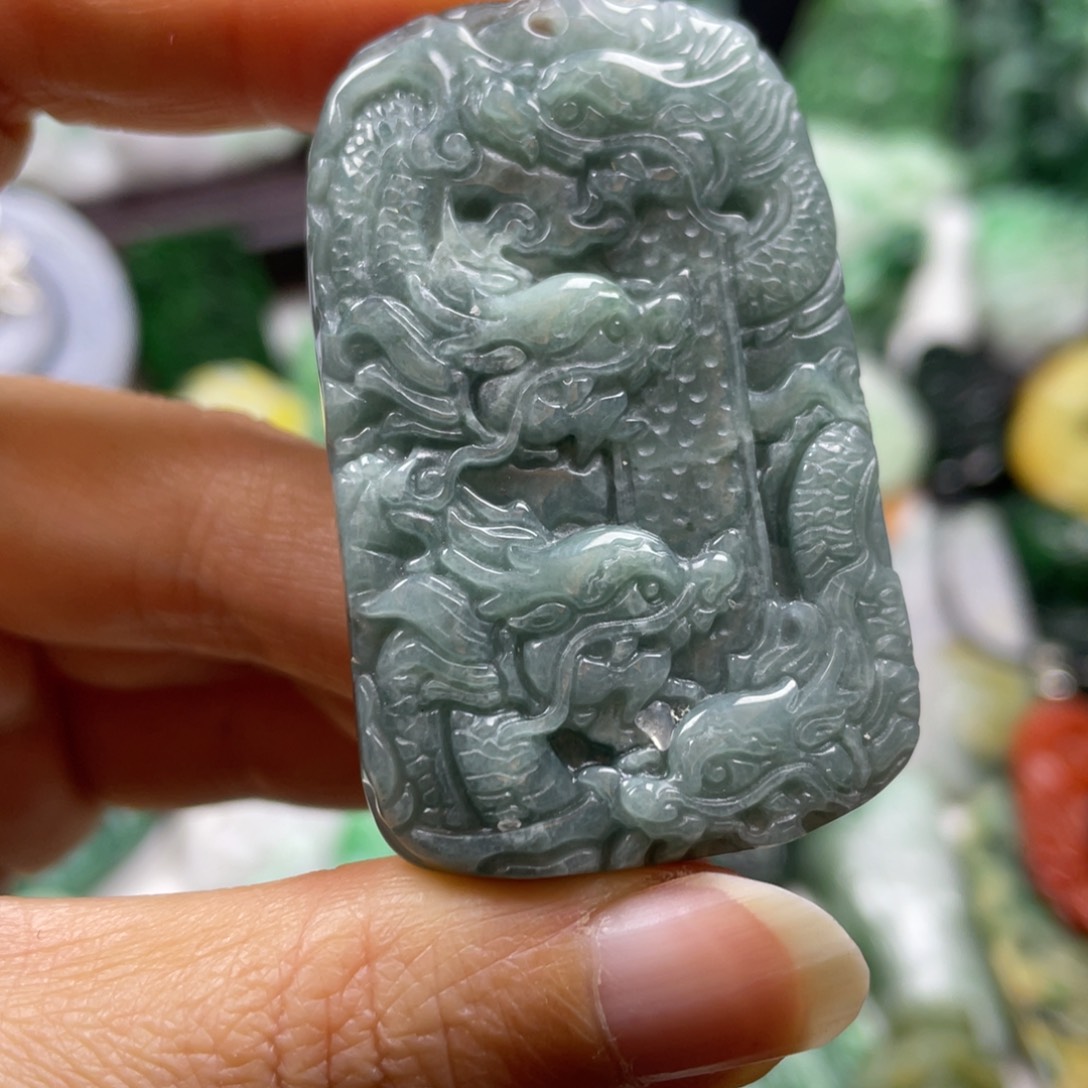 翡翠颈饰未镶嵌牌子