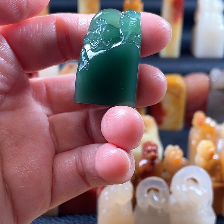 寿山石印石锦*四川西安绿螭虎印钮