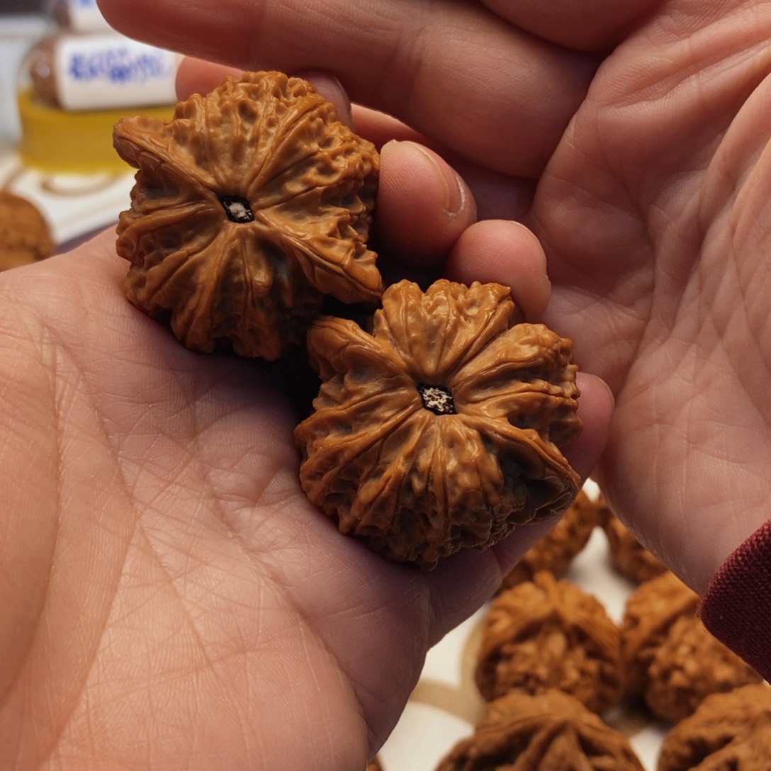 文玩核桃吊坠大*血麒麟41尺