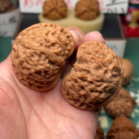 【闪购商品】文玩核桃吊坠平**刚43全品宫灯
