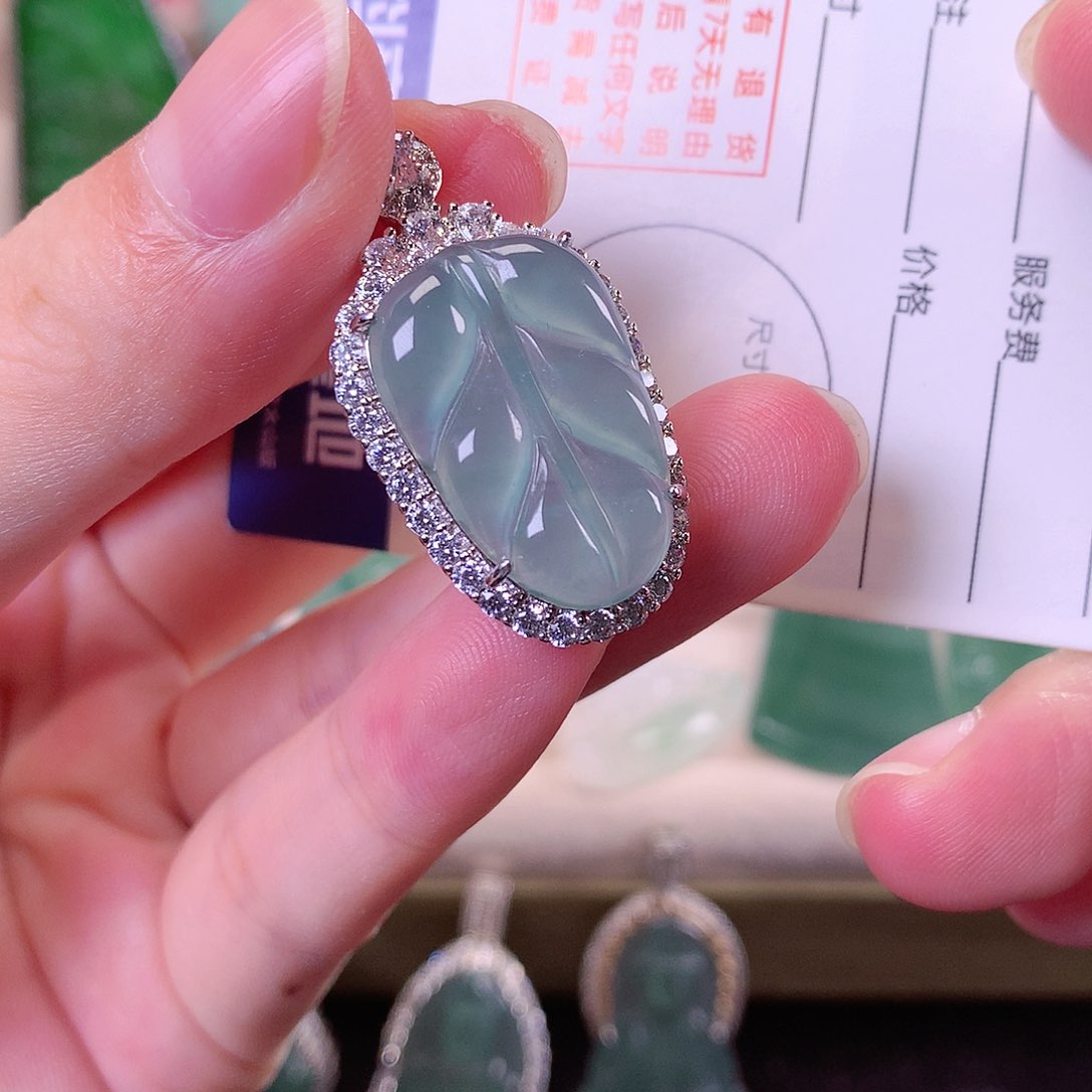 翡翠颈饰未镶嵌翡翠