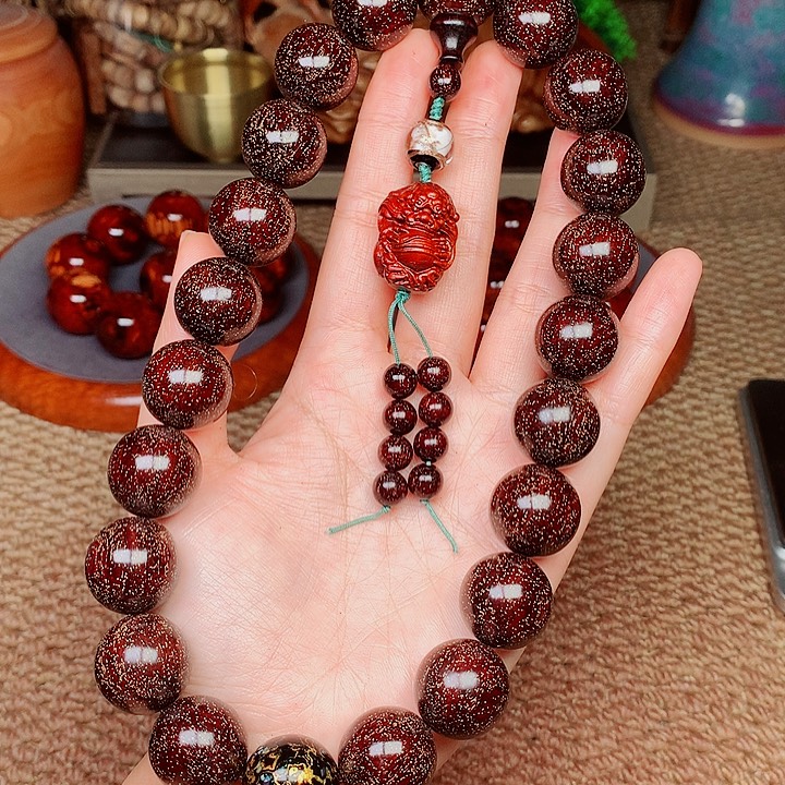 檀香紫檀（小叶紫檀）20手持