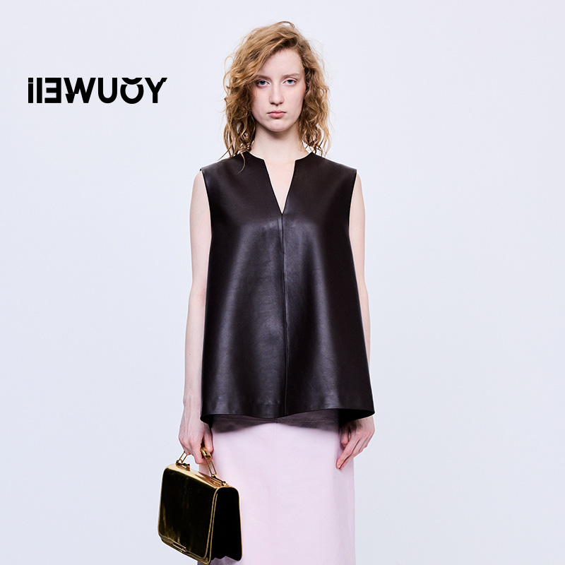 有尾YOUWEI2025新款轻奢V领黑色时尚复古皮背心显瘦宽松无袖百搭