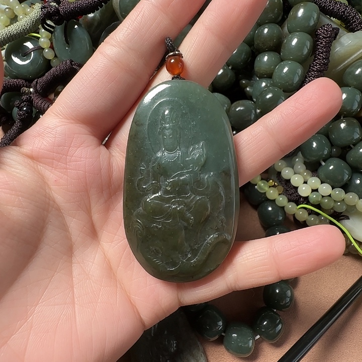 和田玉未镶嵌颈饰