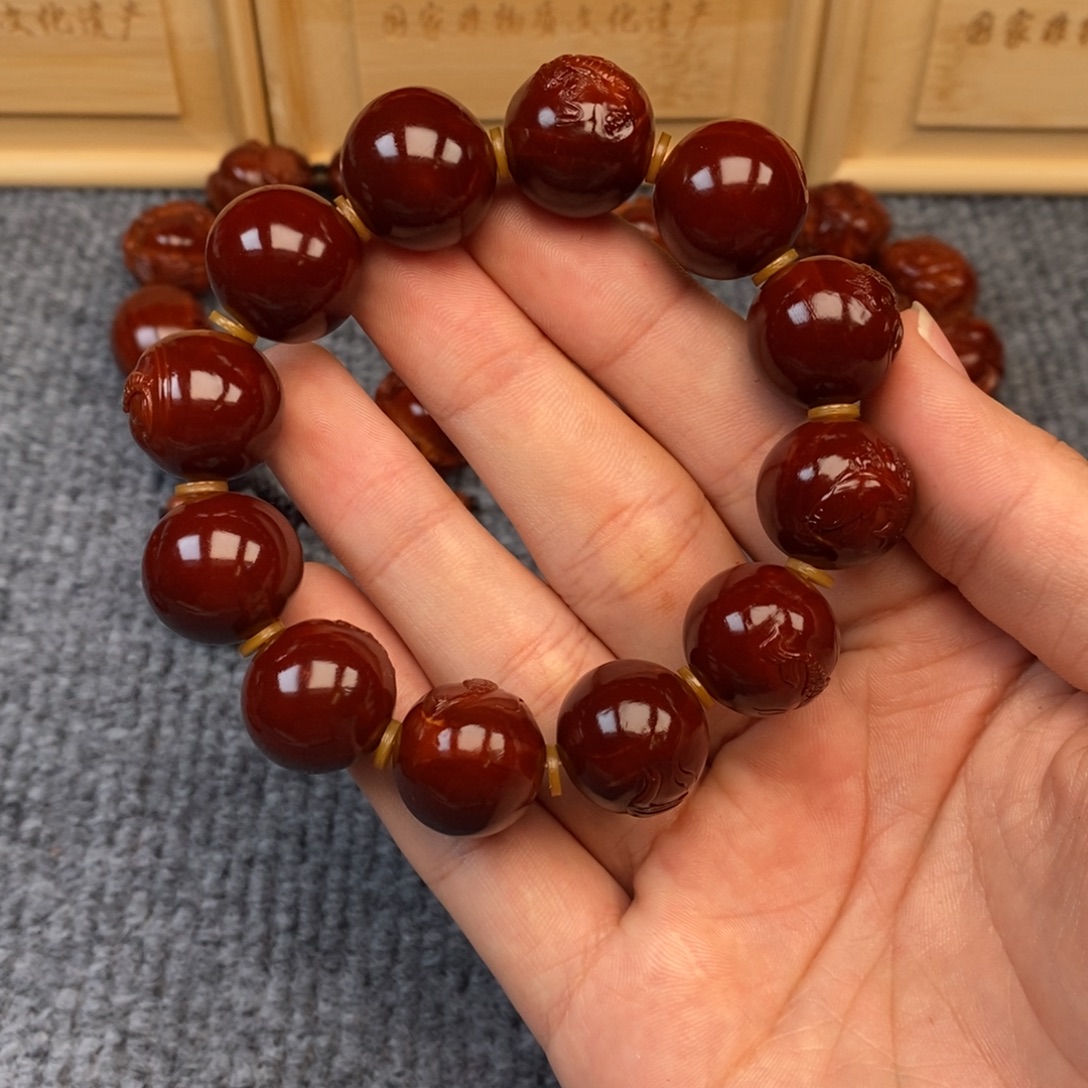 T***房手串/手链橄榄核鲤鱼跃龙门