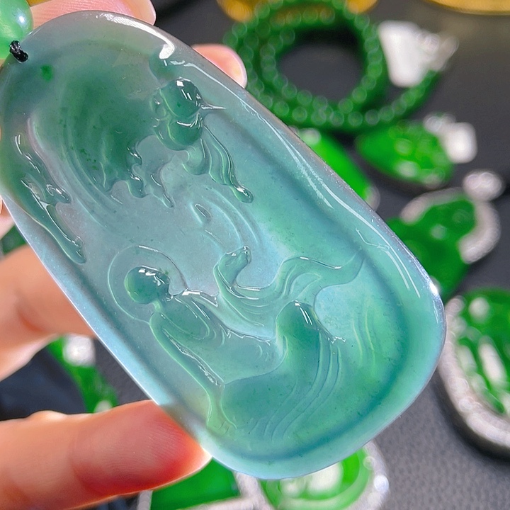 翡翠颈饰未镶嵌33，