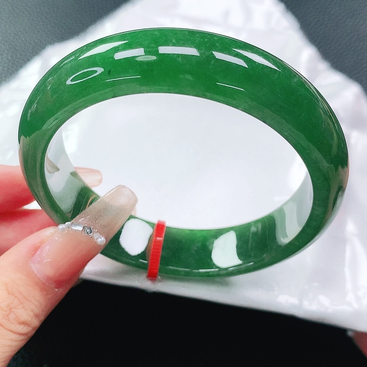 翡翠手镯未镶嵌57圈