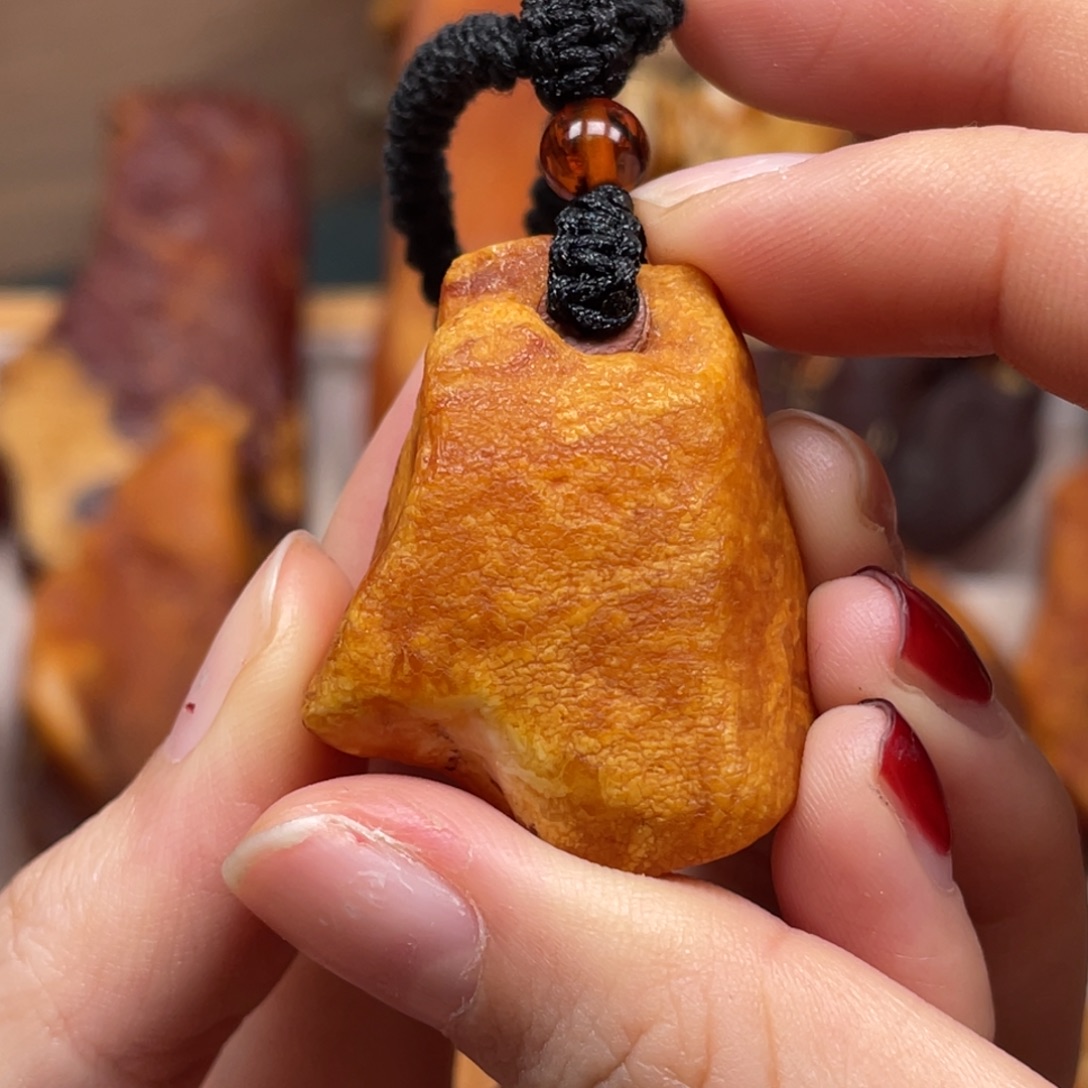 琥珀未镶嵌珠宝奇石