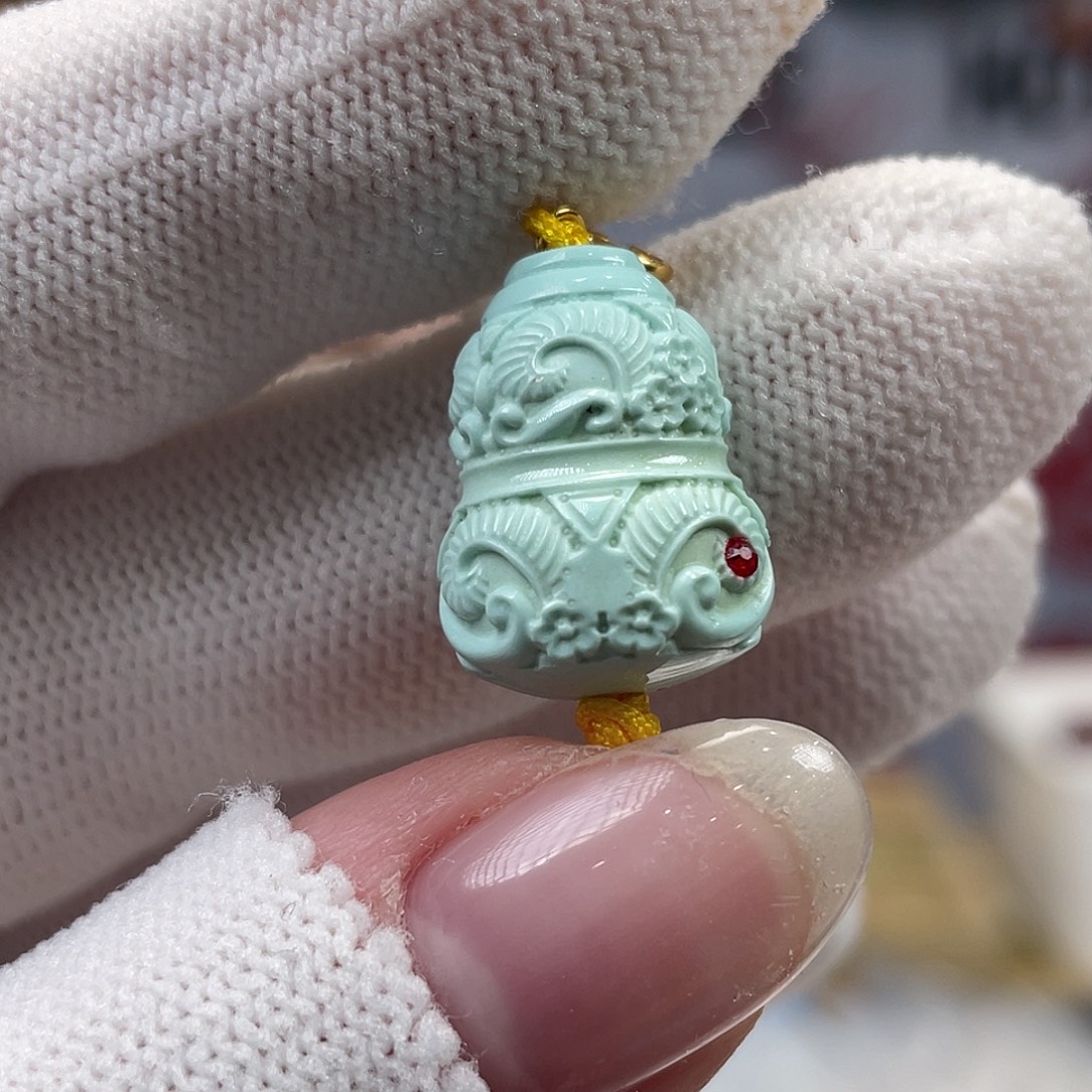 绿松石未镶嵌挂件