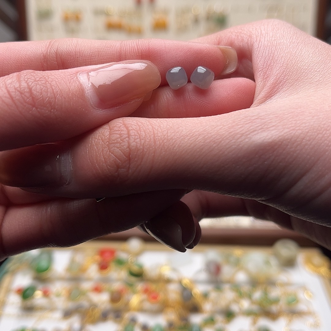 和田玉未镶嵌耳饰