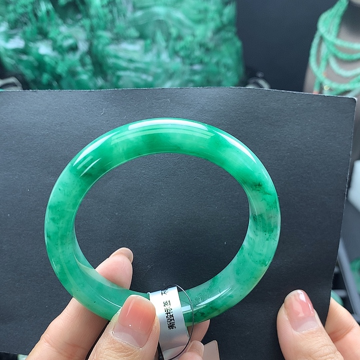 石英质玉未镶嵌手镯