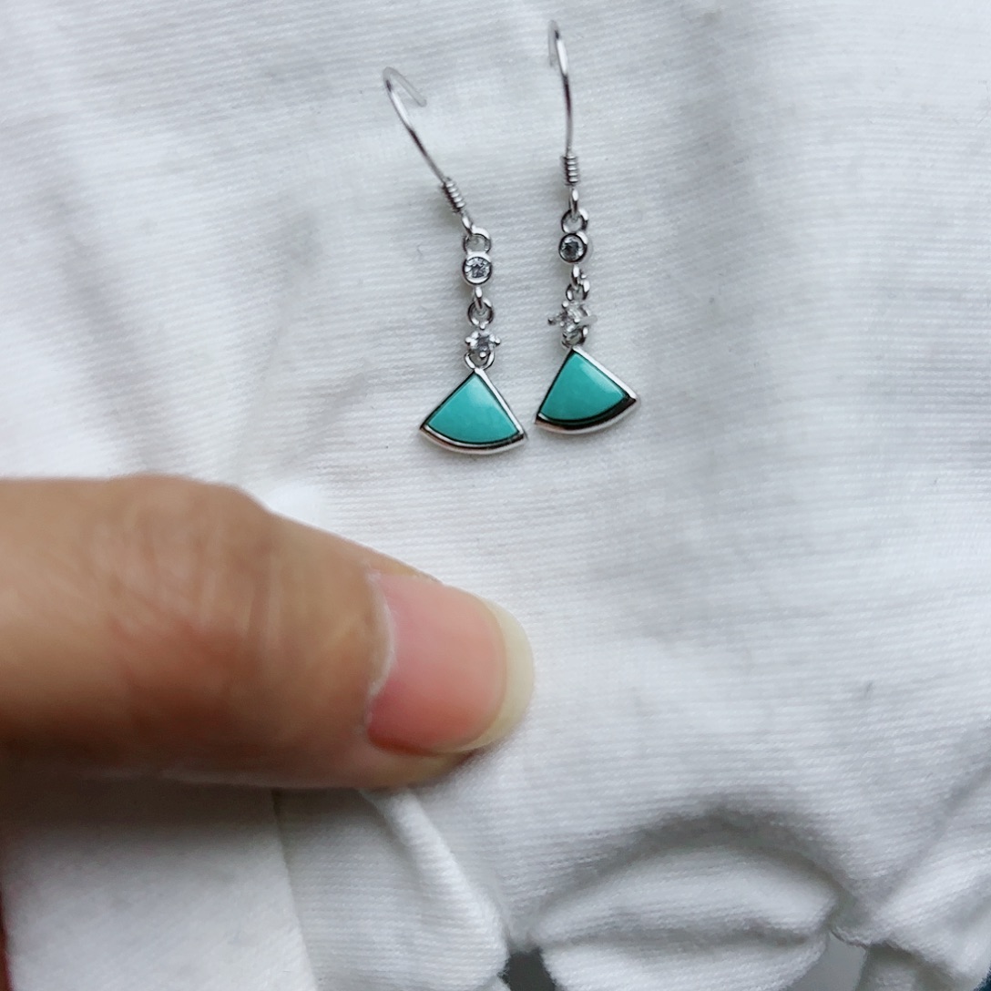 绿松石珠宝奇石未镶嵌名****呢