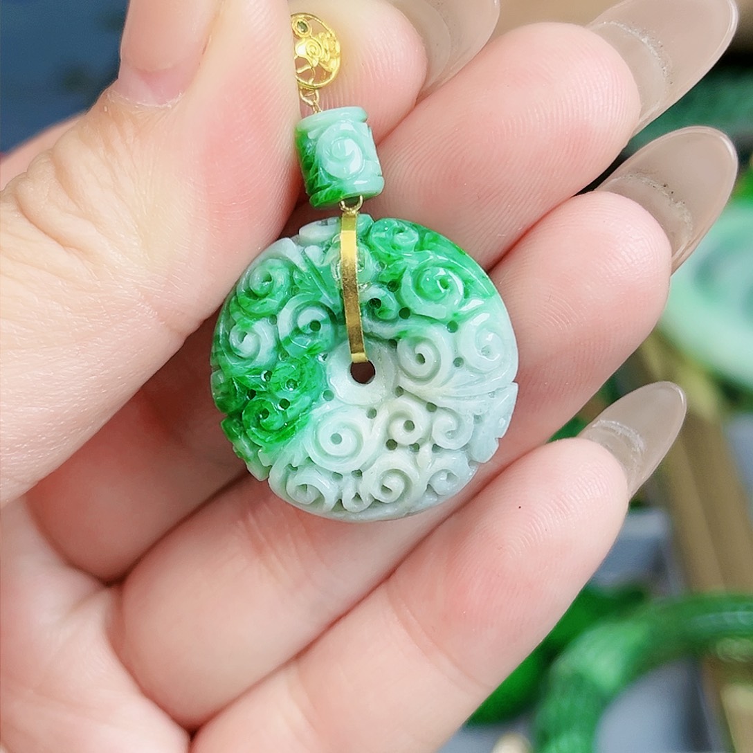 翡翠颈饰18K金镶嵌吊坠