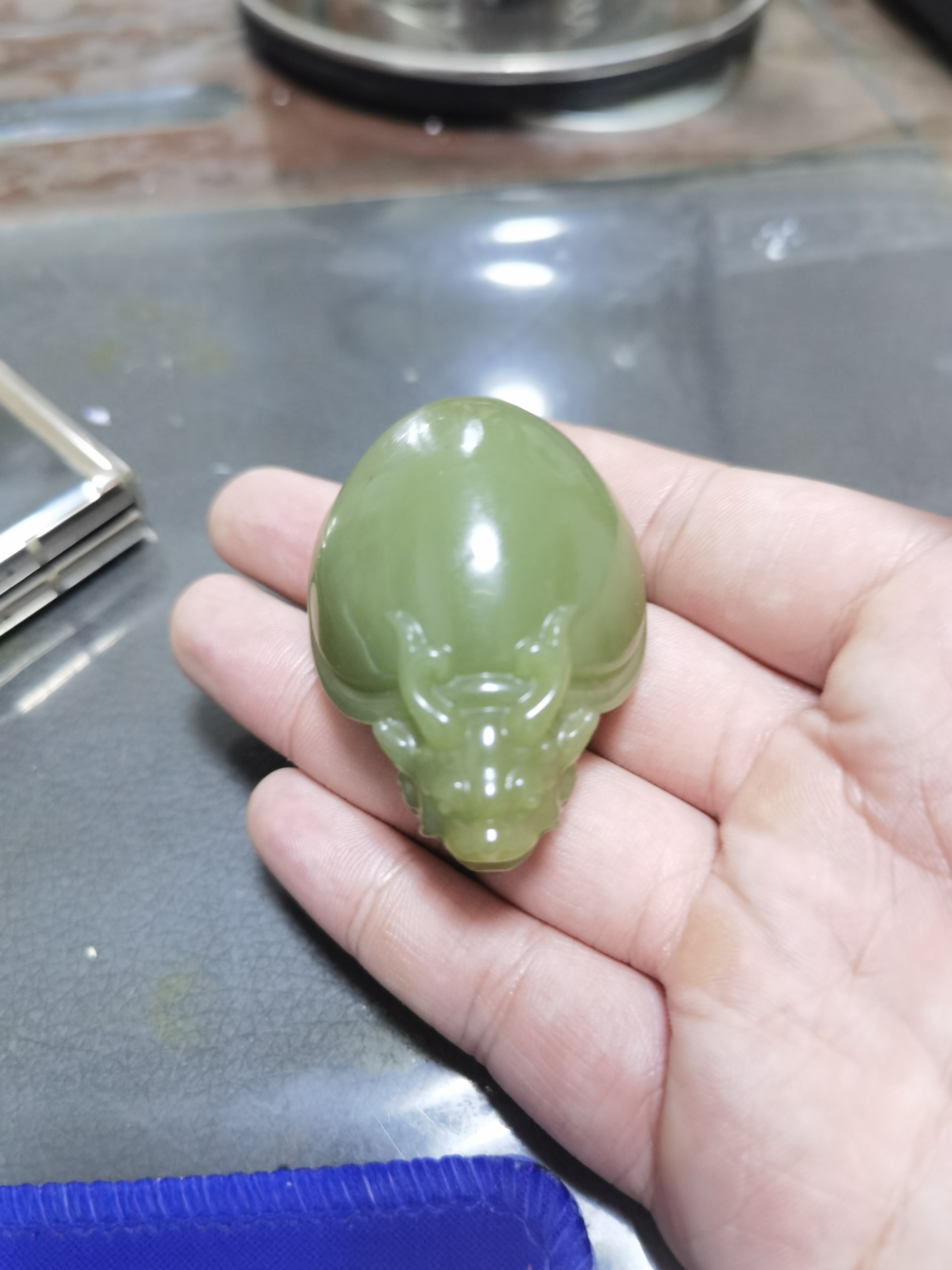 龙龟手把件透闪石