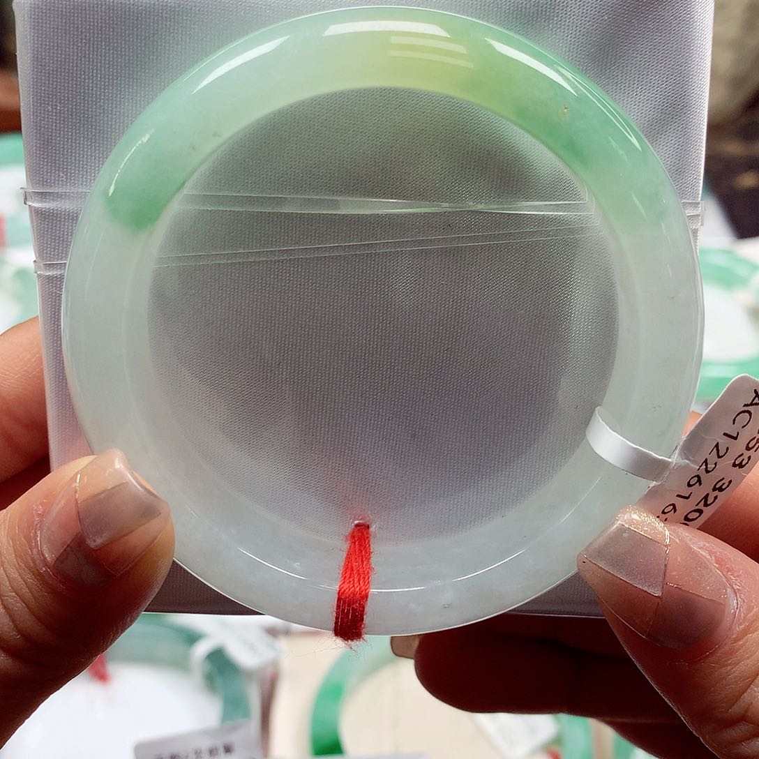 翡翠手镯未镶嵌53正48号88