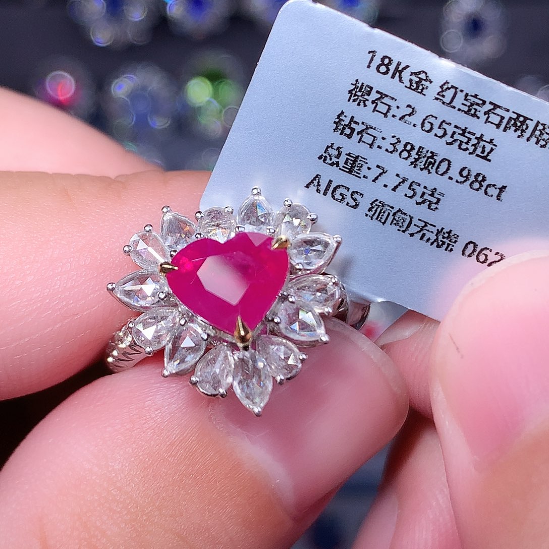 戒指红宝石18K金镶嵌