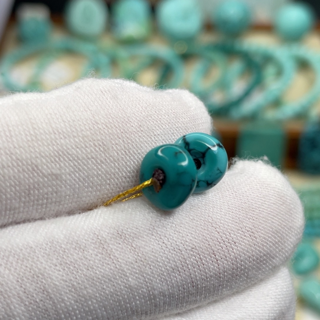 绿松石未镶嵌颈饰