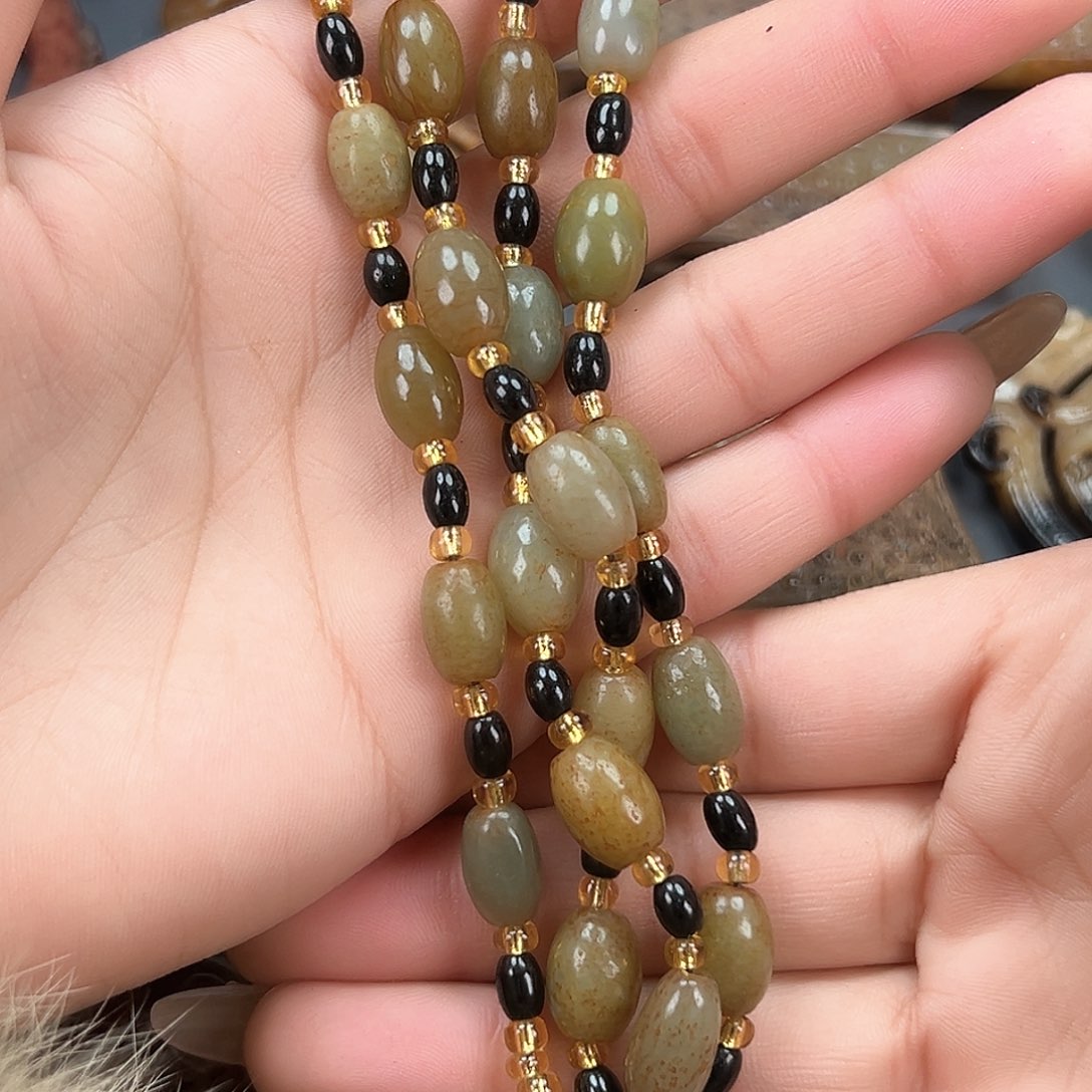 和田玉颈饰未镶嵌