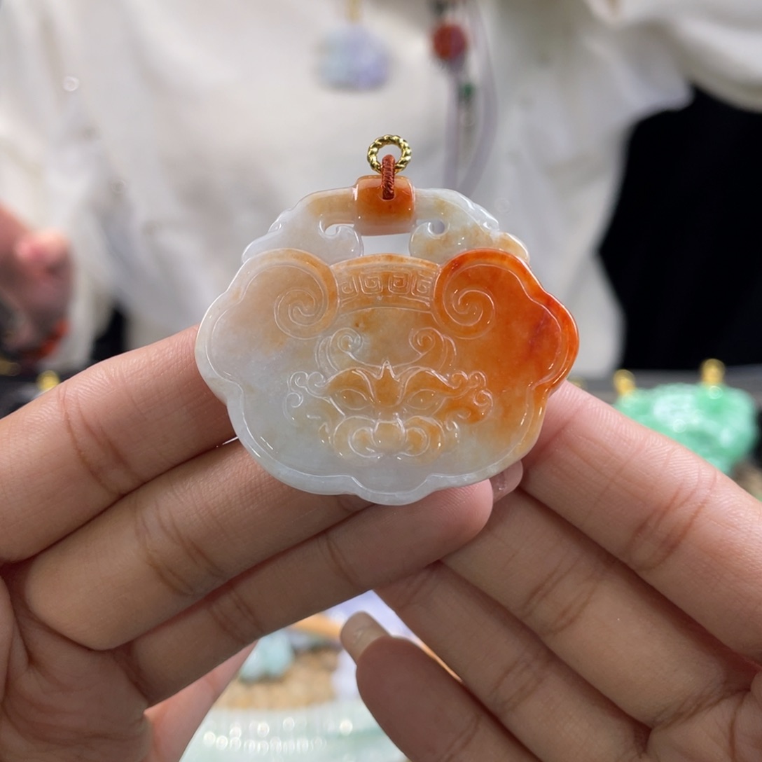 翡翠颈饰未镶嵌代编织