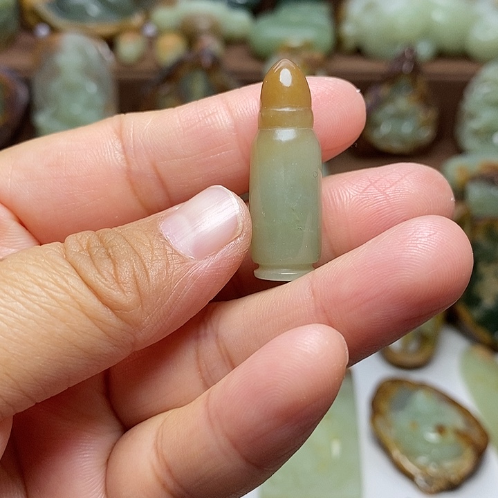 岫岩老玉（透闪石质玉）未镶嵌颈饰