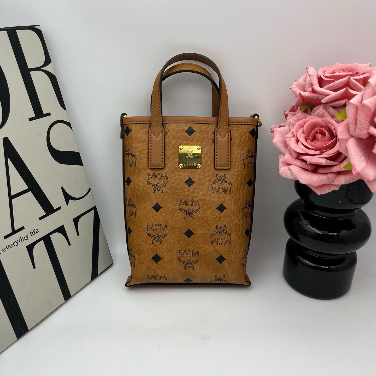 95新 MCM mcm xy 9392干邑色薯条包斜挎包15*20