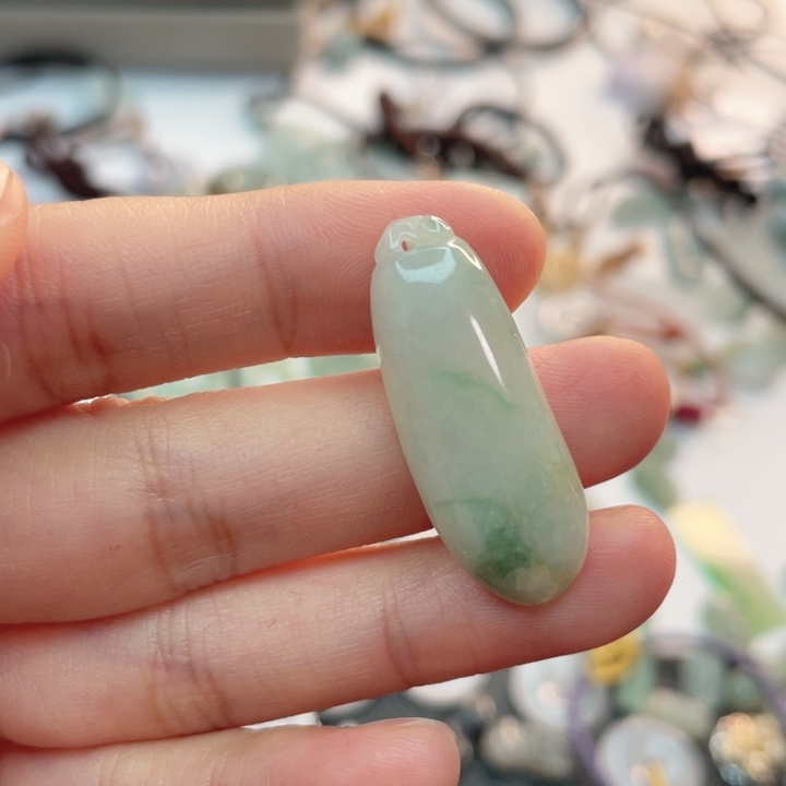 翡翠未镶嵌颈饰A货翡翠不退不换