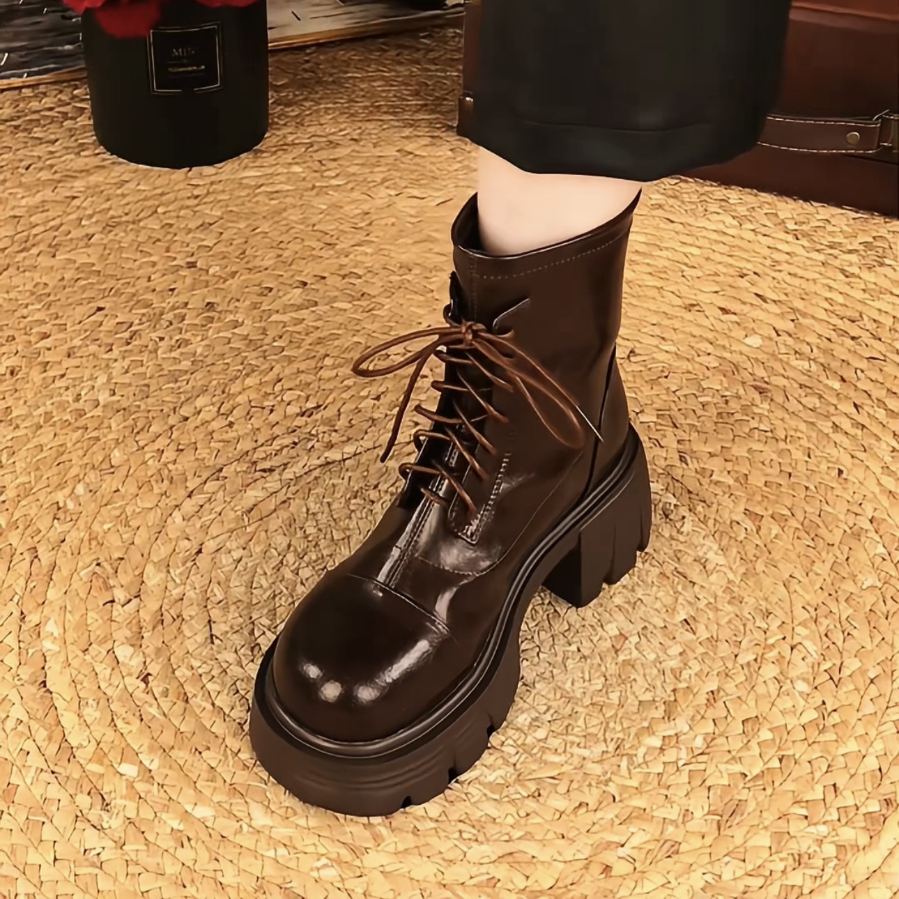 厚底马丁靴女秋冬新款英伦风小个子增高圆头前系带粗跟后拉链短靴