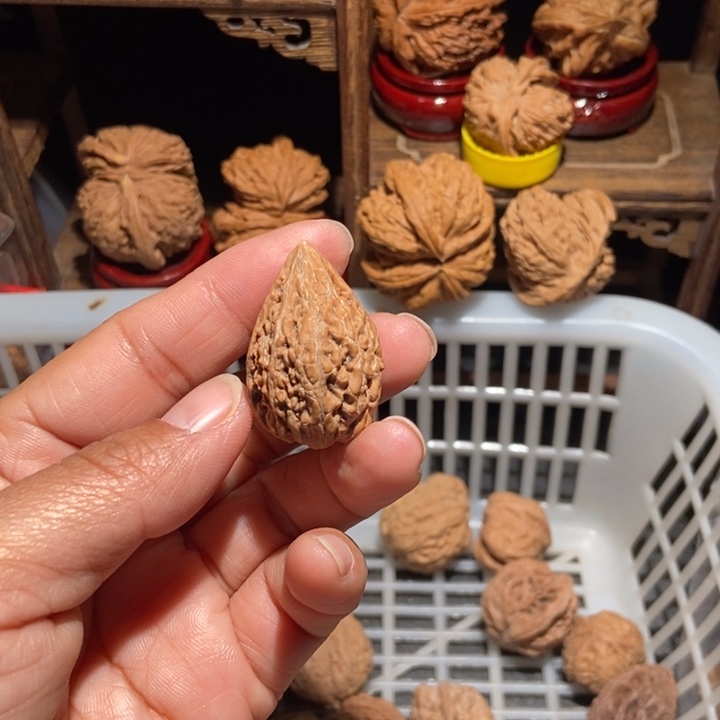 飞***觉核桃坐佛尺寸24全品