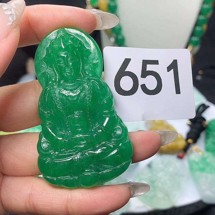 翡翠吊坠(赠链)未镶嵌