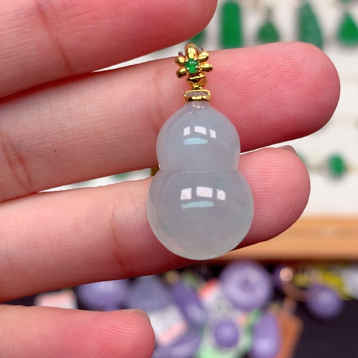 翡翠18K金镶嵌颈饰翡翠