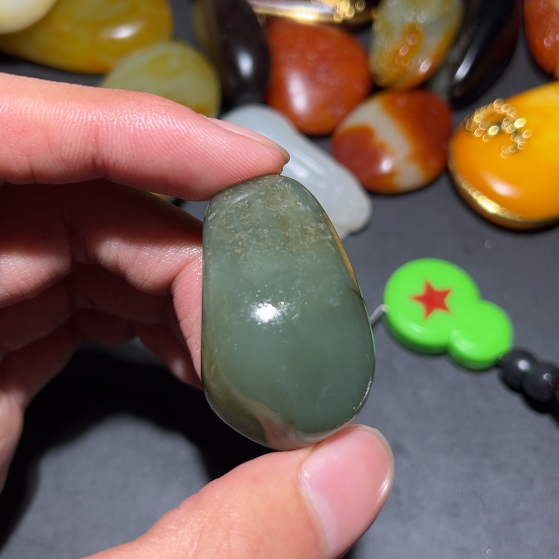 和田玉未镶嵌珠宝奇石