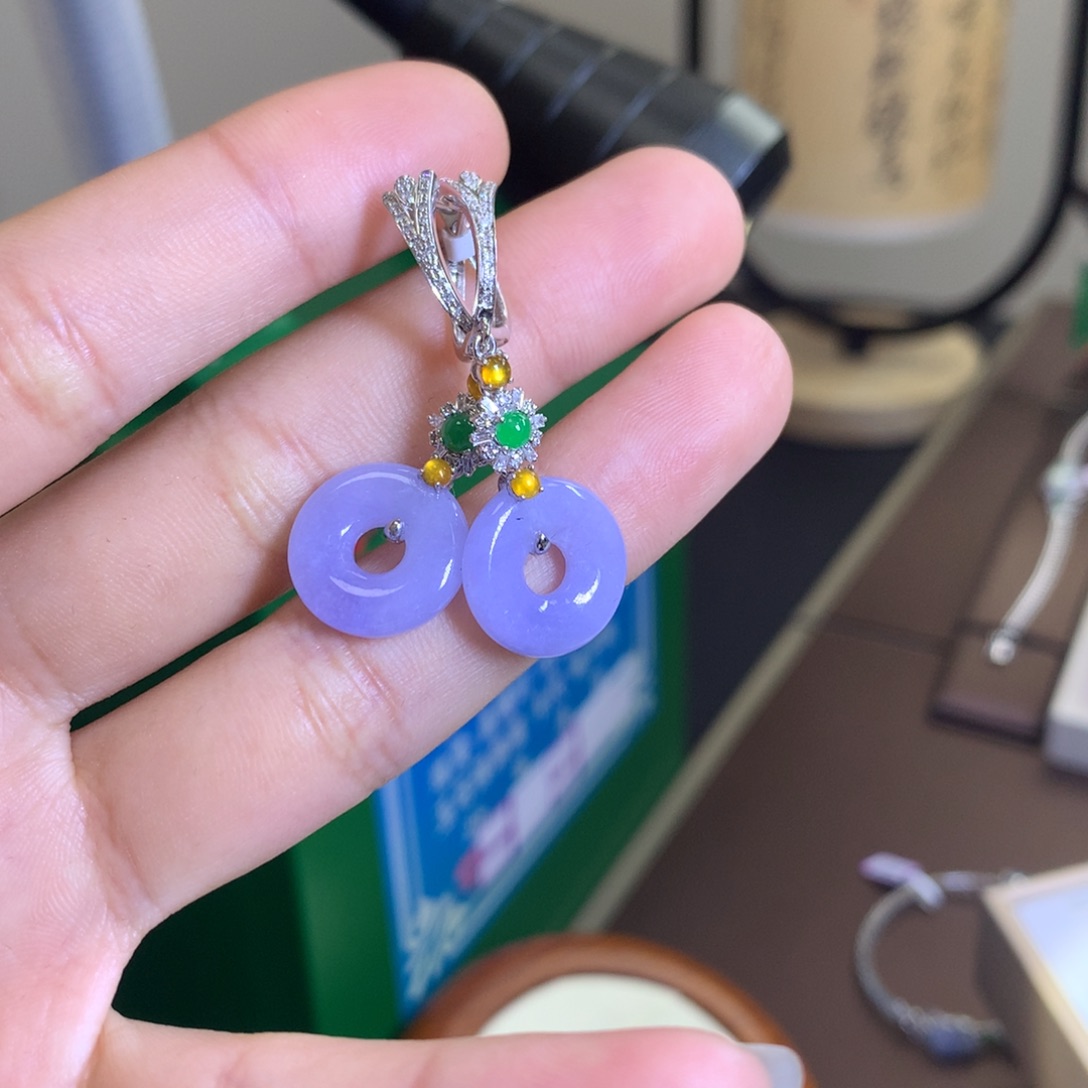 翡翠颈饰18K金镶嵌翡翠