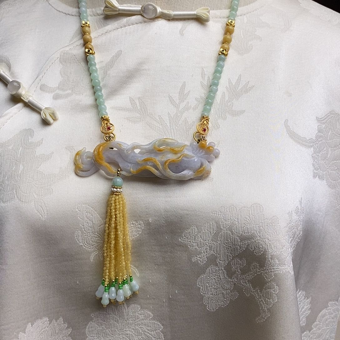 翡翠颈饰未镶嵌天然