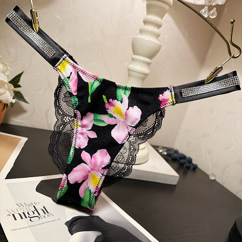 轻奢时尚水钻蕾丝内裤女士性感风中低腰三角裤舒适底裤夏季新品