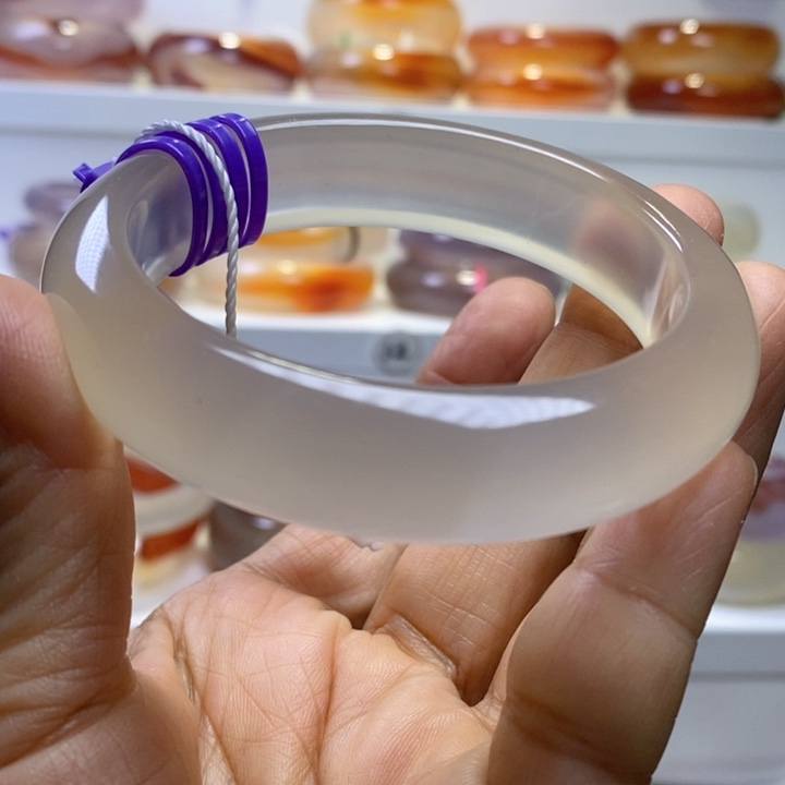 玛瑙/玉髓手镯未镶嵌