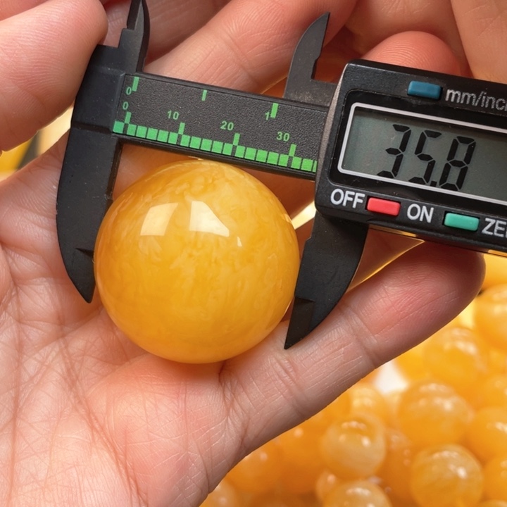 蜜蜡裸石未镶嵌饭***酒蜜蜡珠子重25.2克