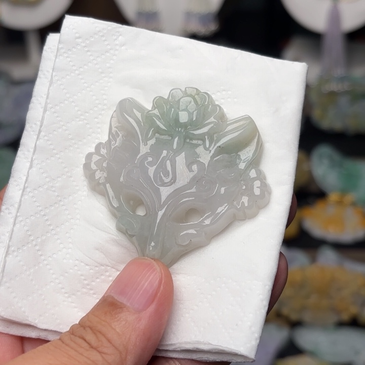 翡翠未镶嵌颈饰吊坠