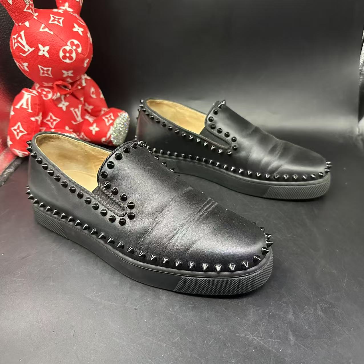 95新 Christian Louboutin/克里斯提·鲁布托 黑色一脚蹬鞋ao003