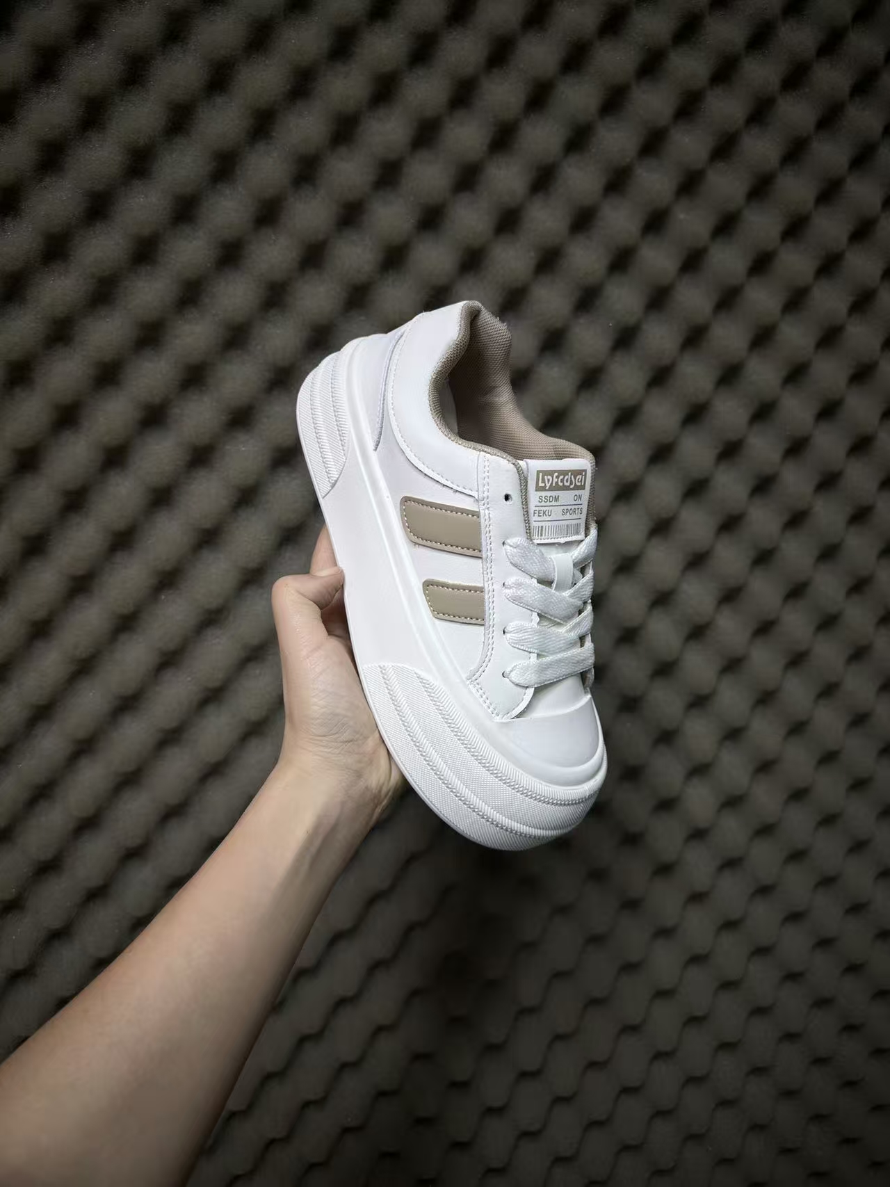 《晨妈》休闲时尚女鞋168号