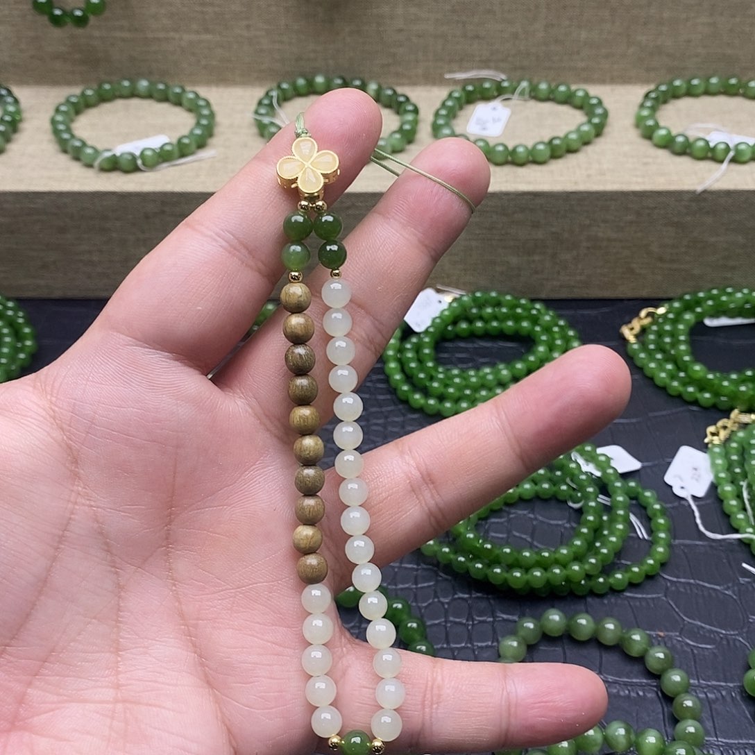 和田玉未镶嵌颈饰包挂