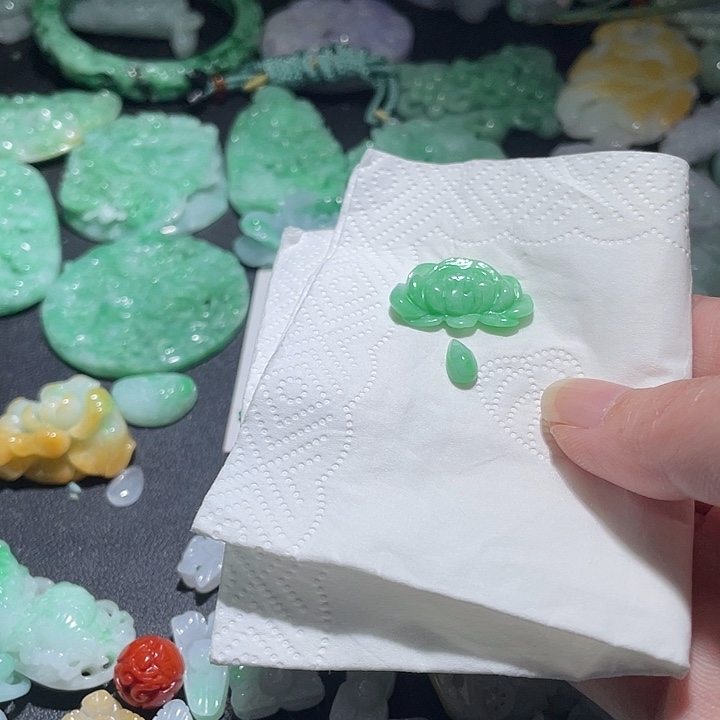 颈饰未镶嵌翡翠天